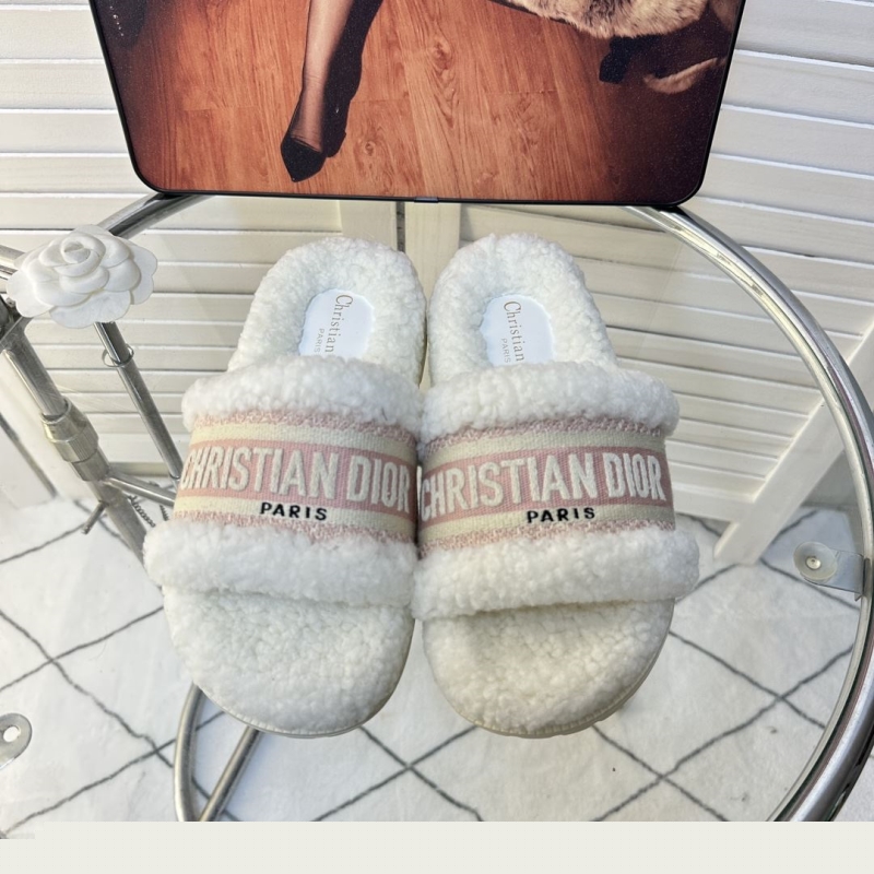 ch**an D*or slippers